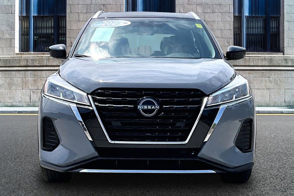 Used 2023 Nissan Kicks SV FWD image 3