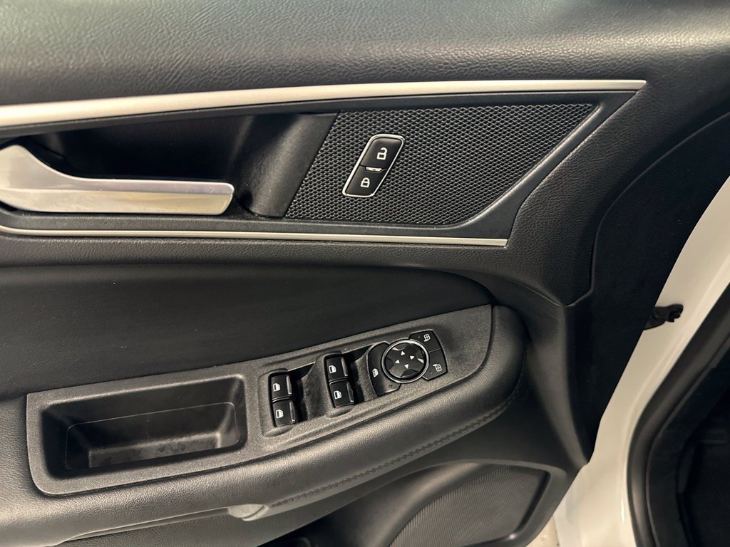 Used 2024 Ford Edge SEL AWD/4WD image 19