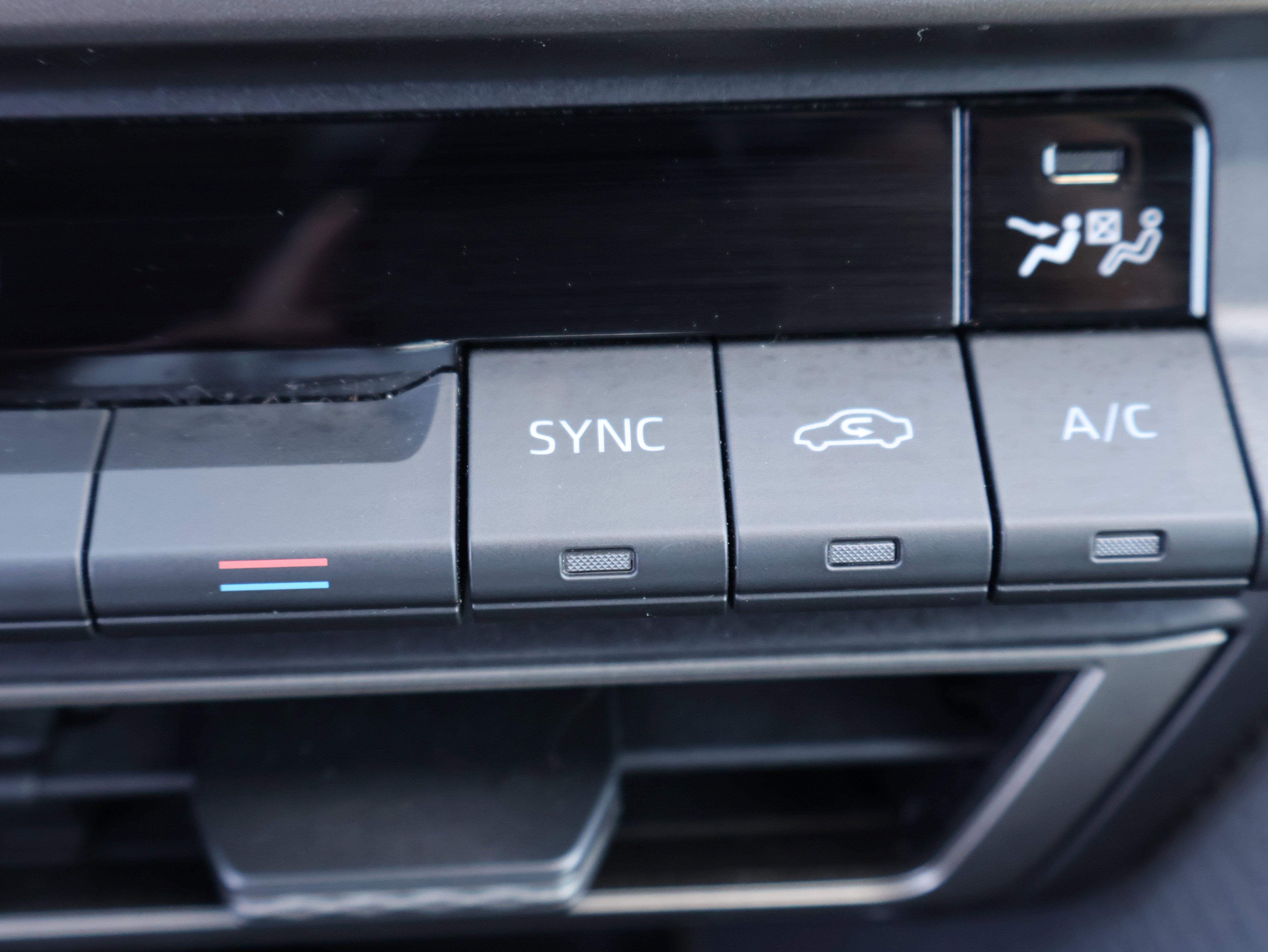 Used 2025 Toyota Camry SE FWD image 26