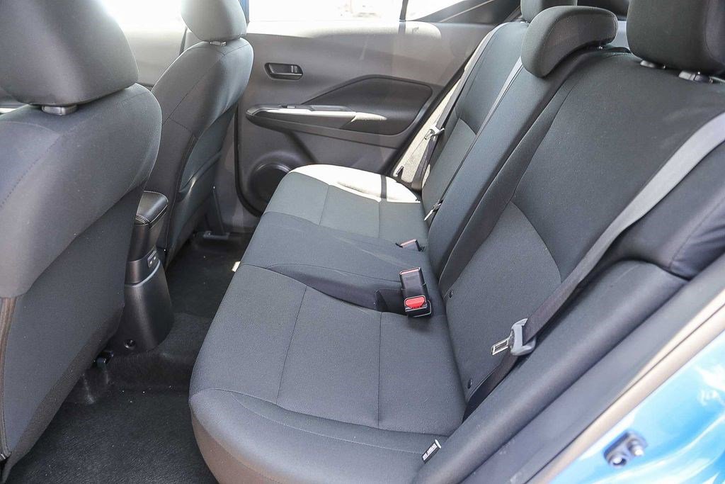 New 2025 Nissan Kicks Play S image 18