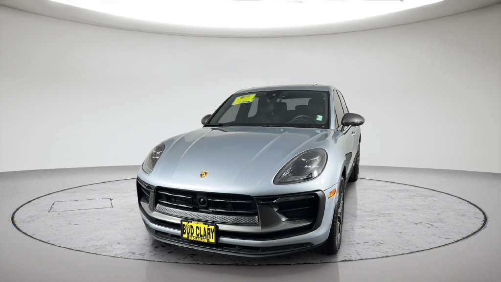 Used 2023 Porsche Macan Turbo AWD/4WD image 2