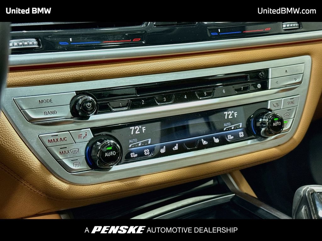 Used 2020 BMW 750i xDrive AWD/4WD image 18