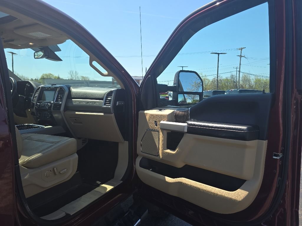 Used 2017 Ford F250 Lariat w/ Lariat Ultimate Package AWD/4WD image 42