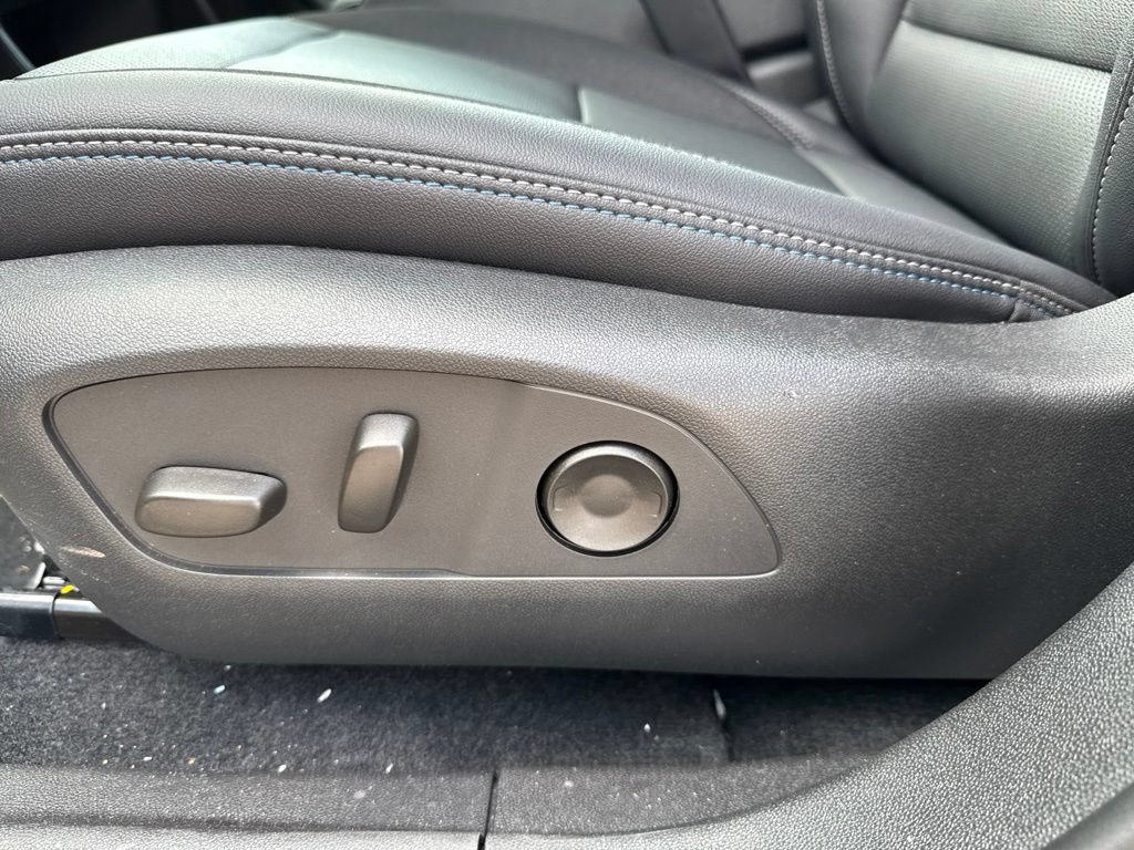 New 2026 Chevrolet Equinox EV LT AWD/4WD image 14