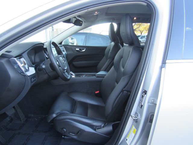 Used 2020 Volvo XC60 T8 Inscription image 16