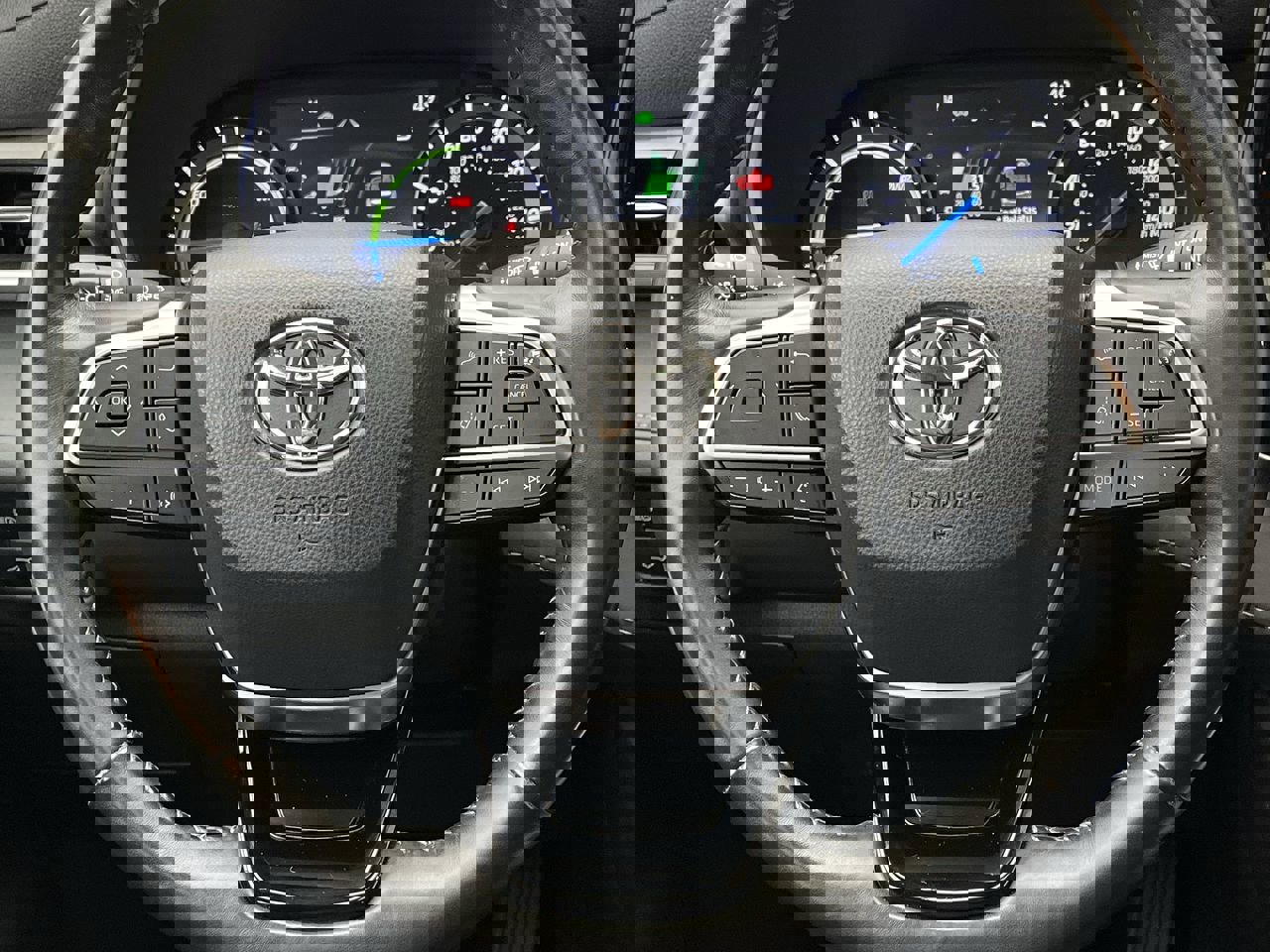 Used 2021 Toyota Highlander XLE image 15