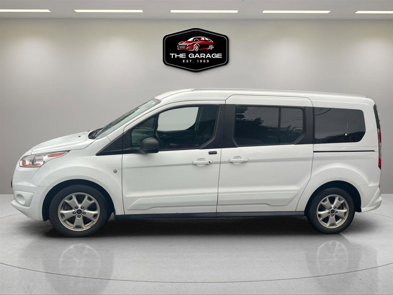 Used 2017 Ford Transit Connect XLT FWD image 2