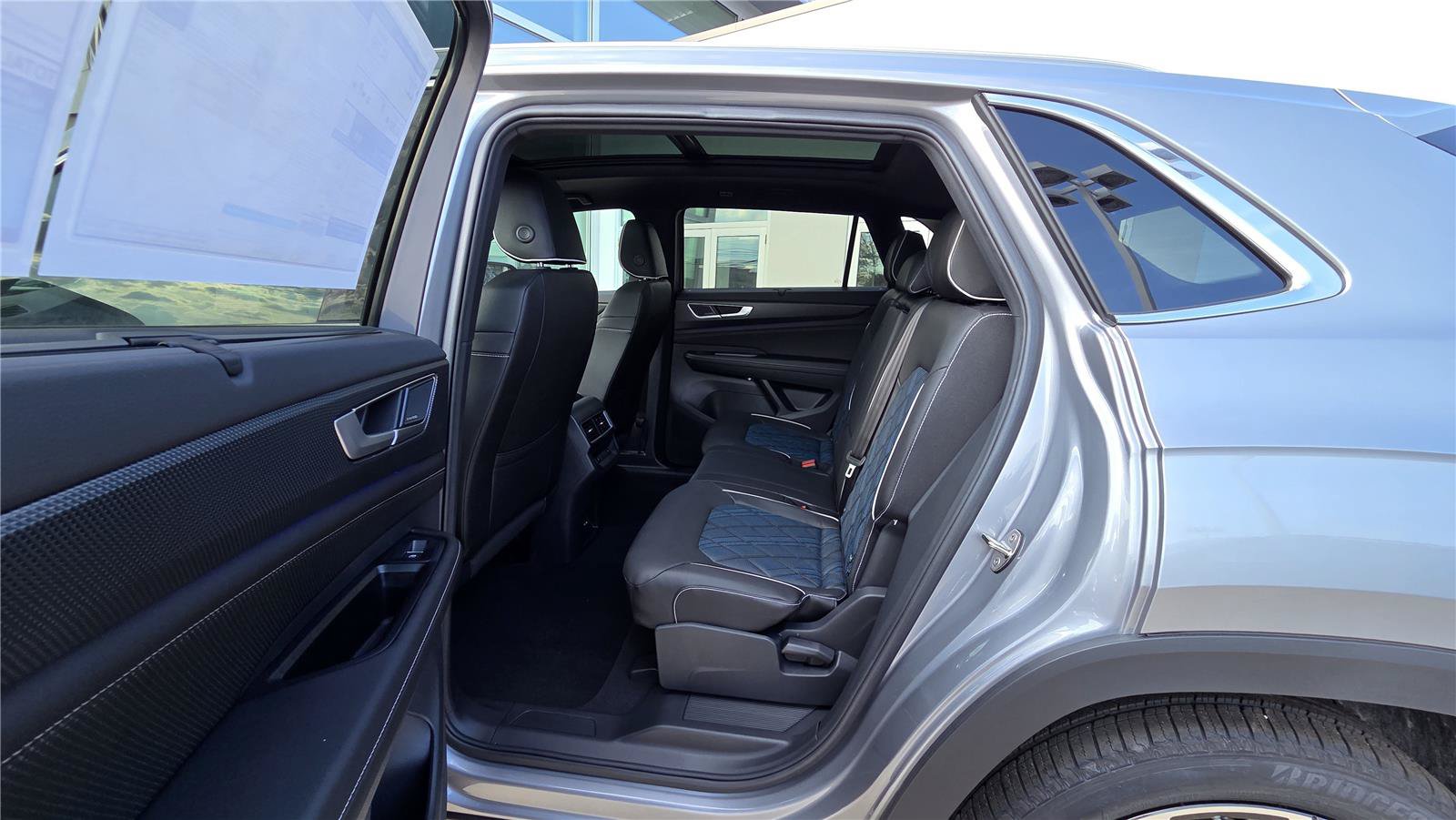 New 2026 Volkswagen Atlas Cross Sport SEL Premium R-Line AWD/4WD image 26
