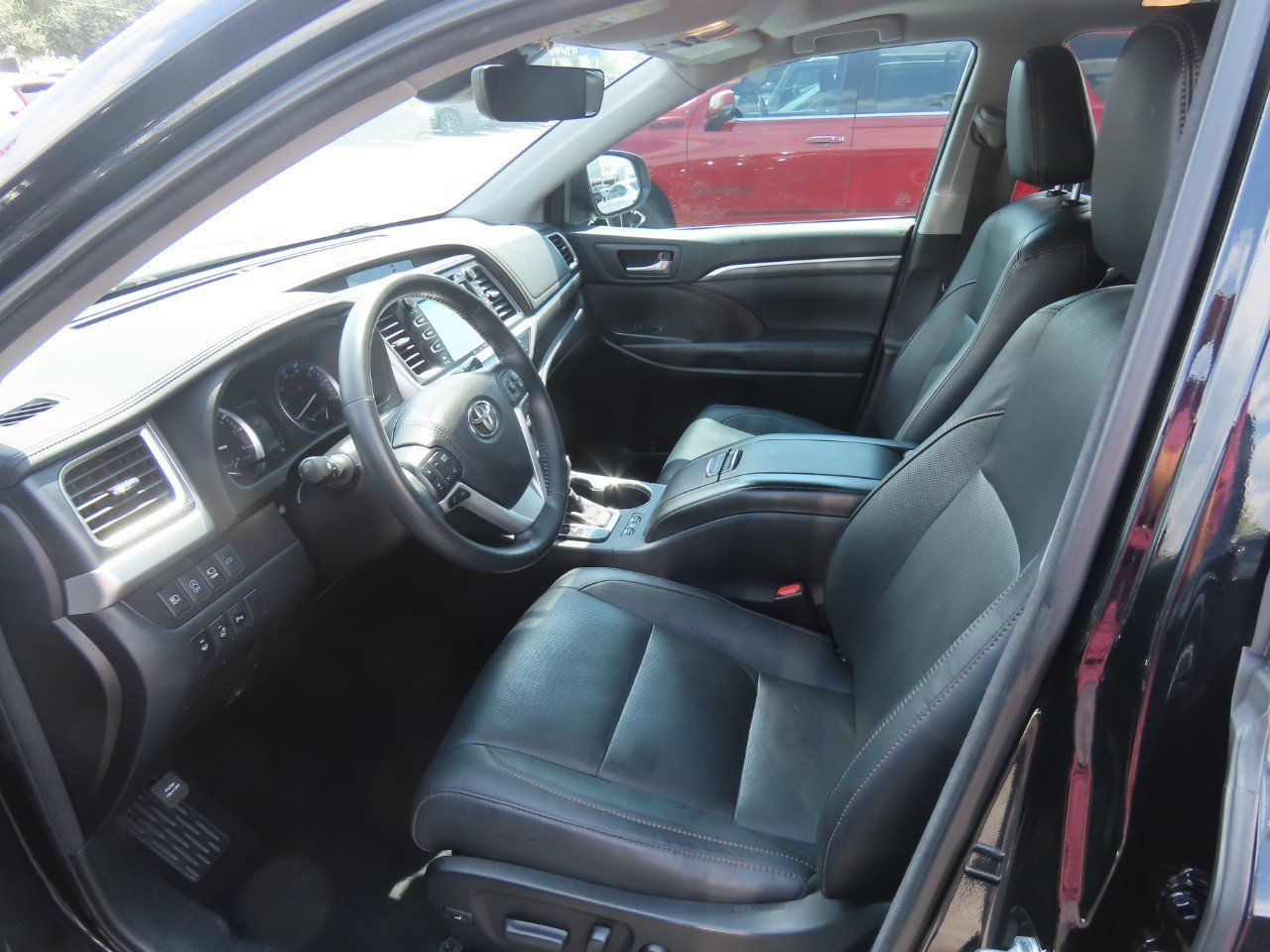 Used 2018 Toyota Highlander Limited Platinum AWD/4WD image 25