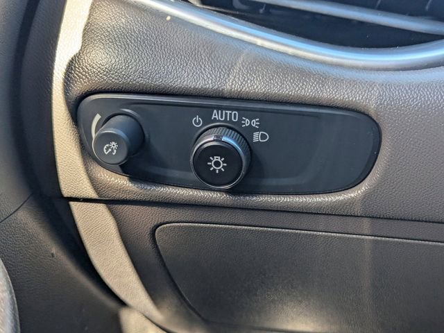 Used 2025 Chevrolet Malibu LT image 30