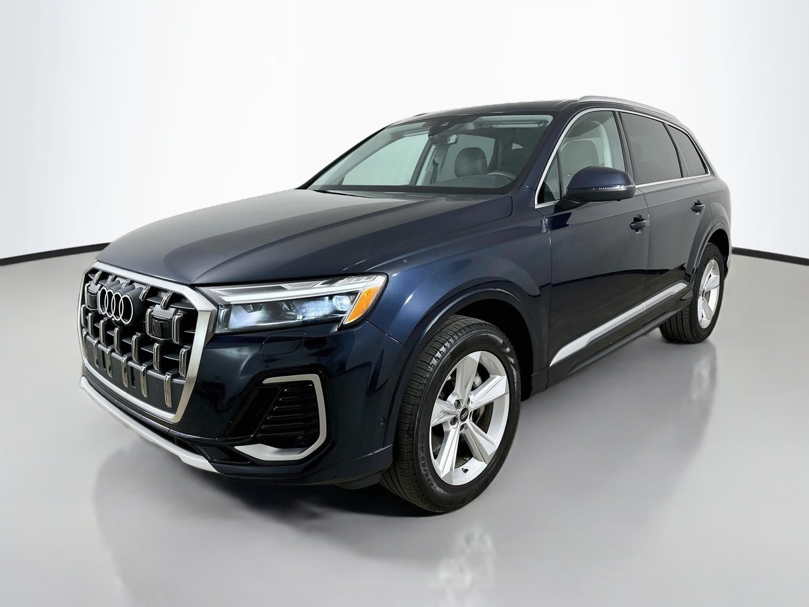 Used 2025 Audi Q7 2.0T Premium w/ Convenience Package
