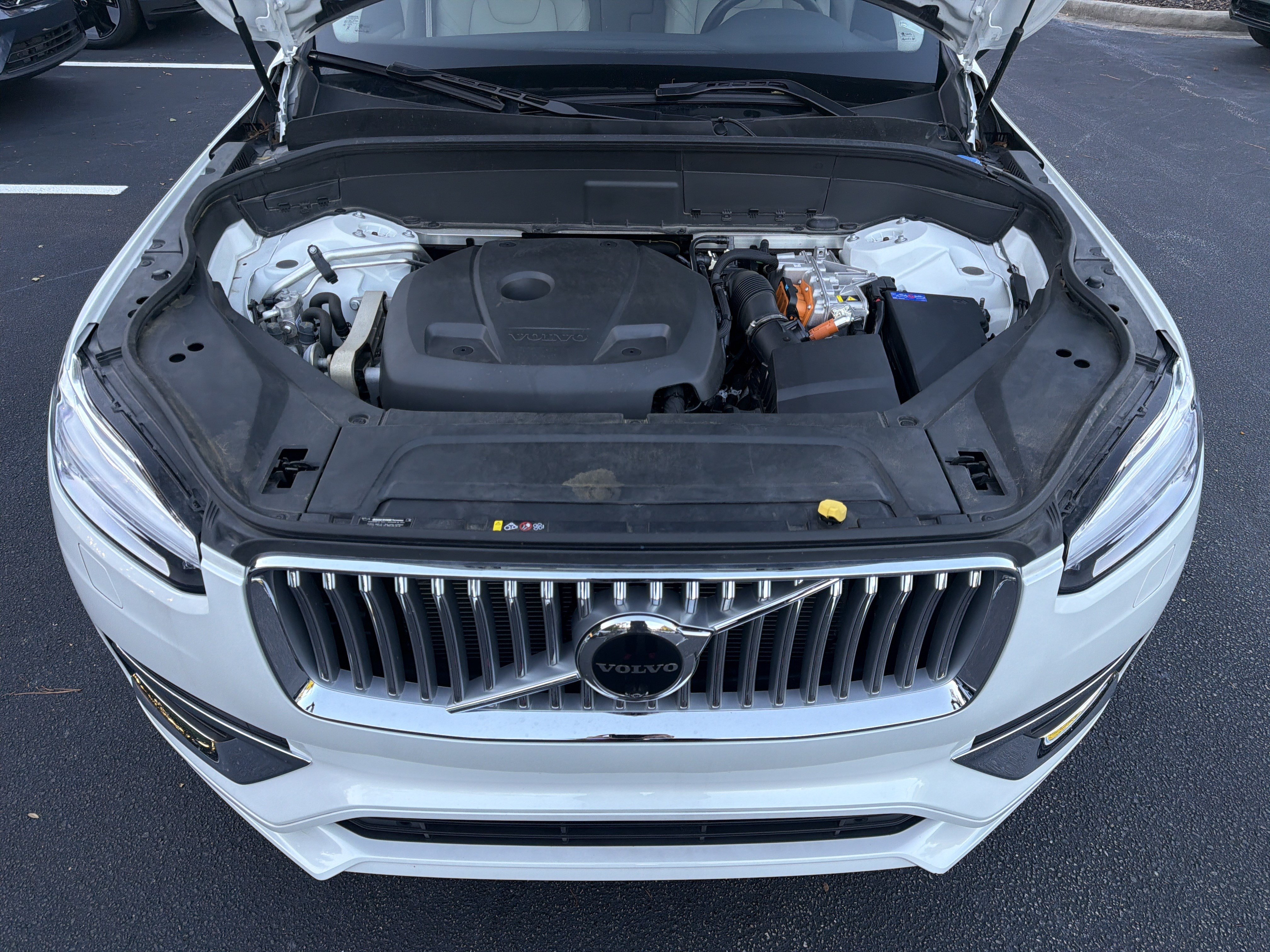 Certified 2024 Volvo XC90 T8 Plus w/ Protection Package Premier AWD/4WD image 36