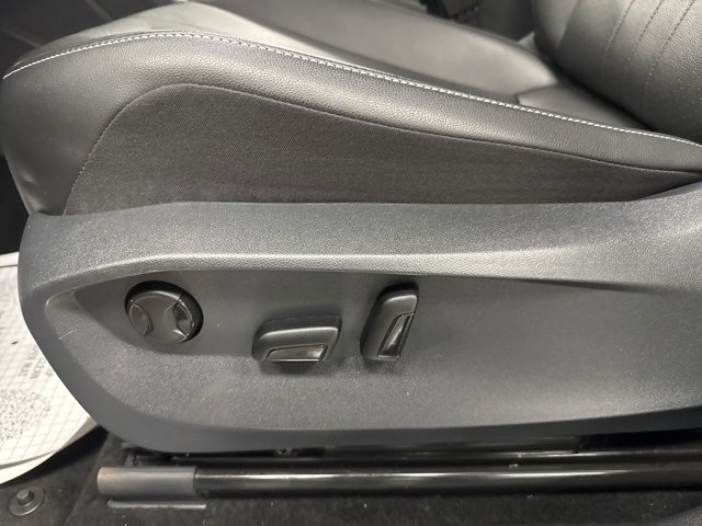 Used 2024 Volkswagen Tiguan SE R-Line image 21