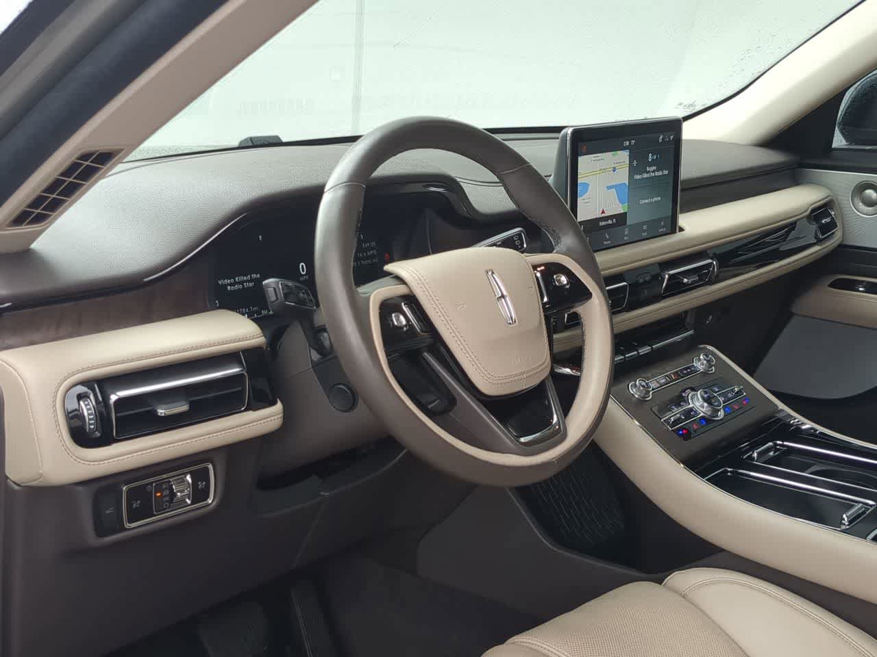 Used 2023 Lincoln Aviator Reserve w/ Equipment Group 201A RWD image 10