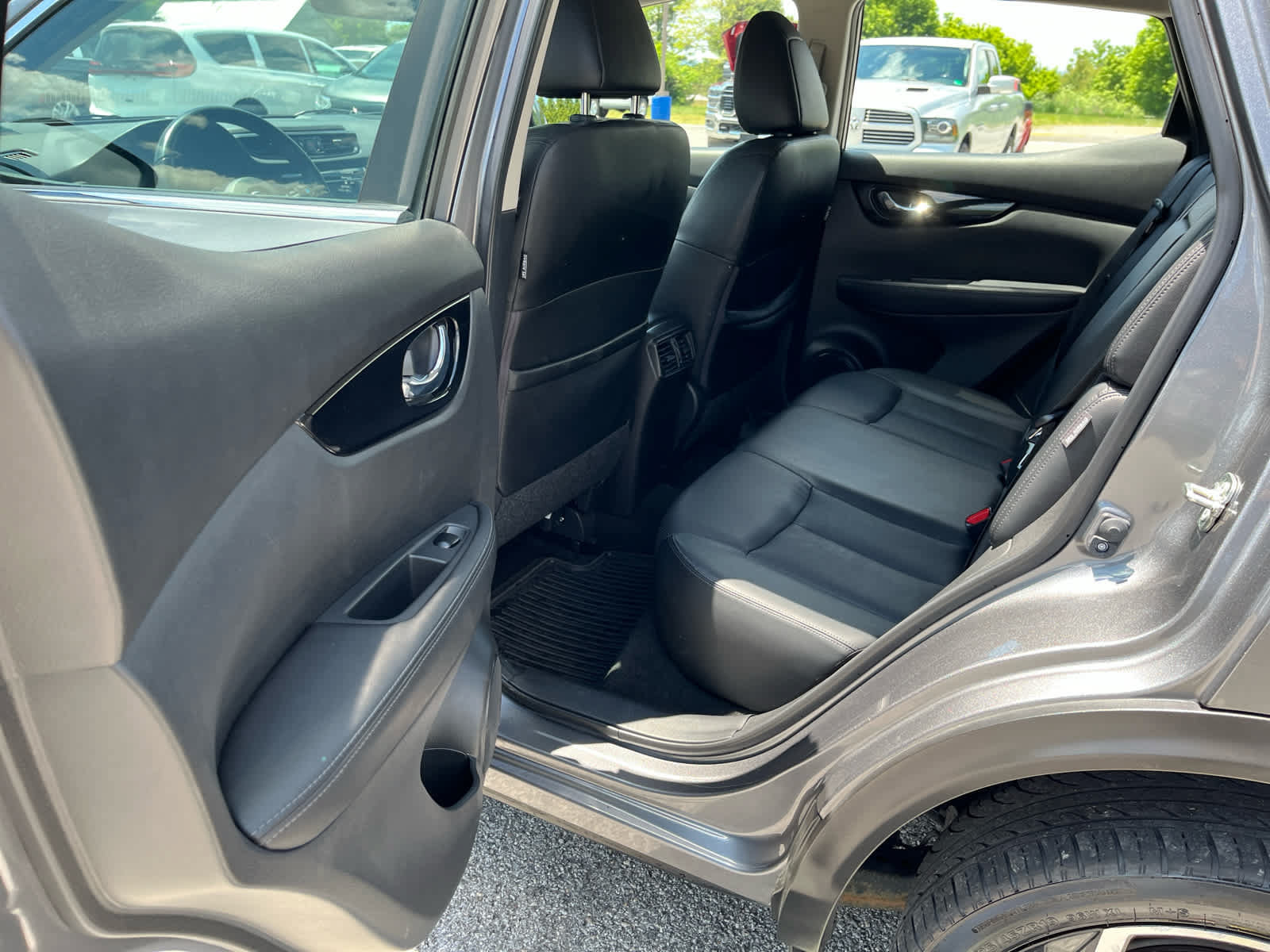 Used 2022 Nissan Rogue Sport SL AWD/4WD image 22