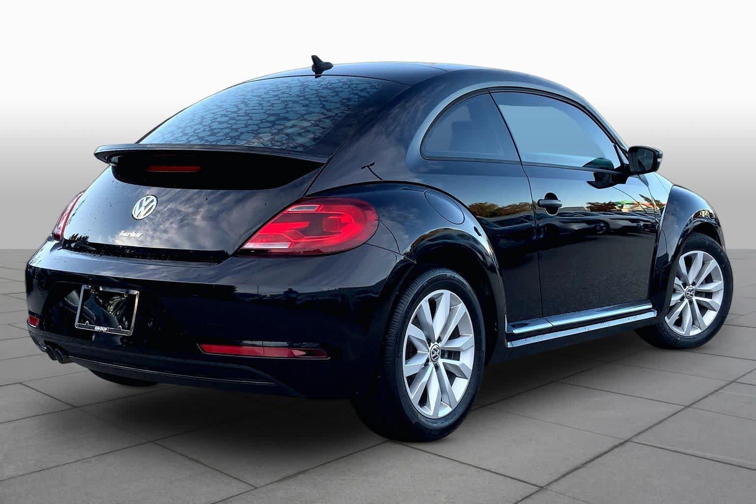Used 2017 Volkswagen Beetle 1.8T Classic FWD image 13