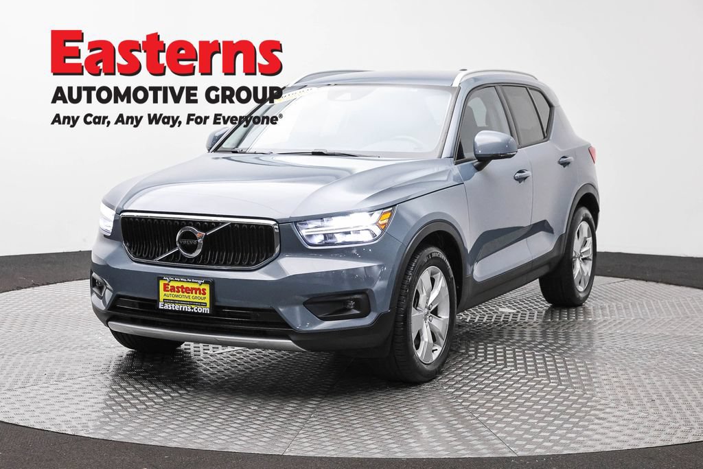 Used 2021 Volvo XC40 T4 Momentum
