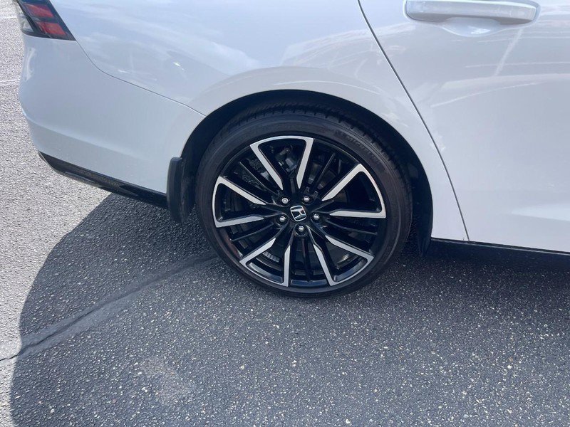 Used 2024 Honda Accord Touring image 9