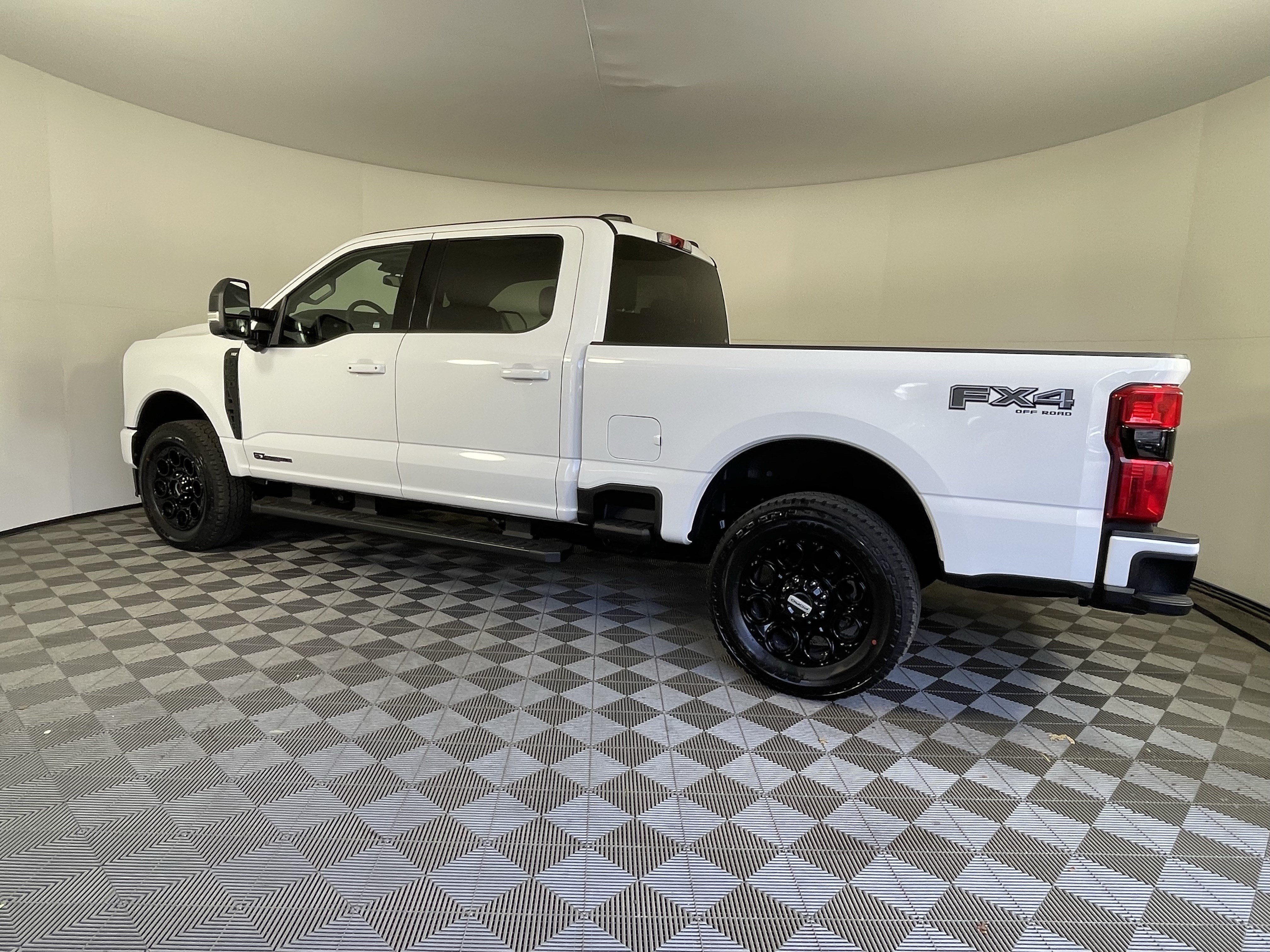 New 2026 Ford F250 XLT w/ XLT Premium Package AWD/4WD image 2