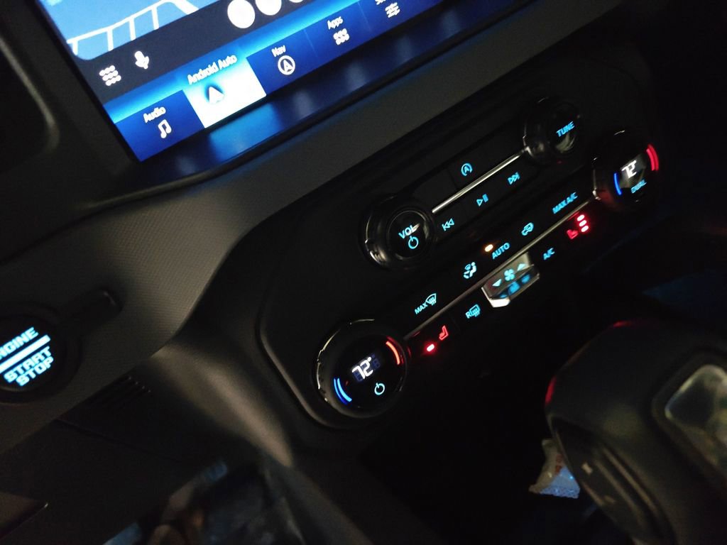 Used 2024 Ford Bronco Everglades image 10