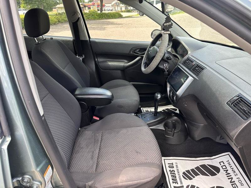 Used 2005 Ford Focus SES FWD image 16