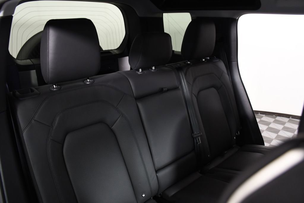 New 2026 Land Rover Defender 110 X-Dynamic SE AWD/4WD image 22