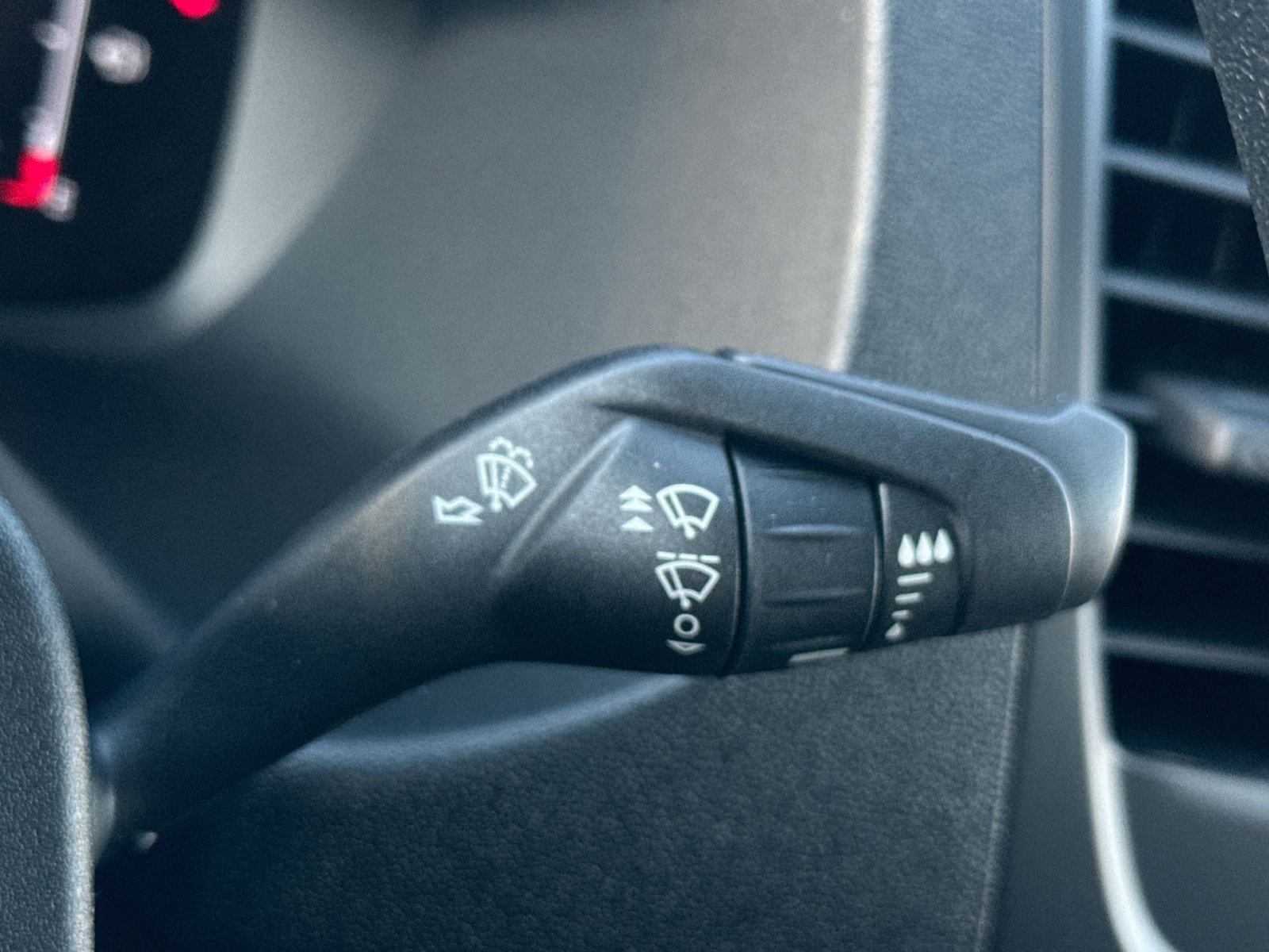 New 2026 Ford Transit 250 148 Medium Roof w/ Load Area Protection Package image 28