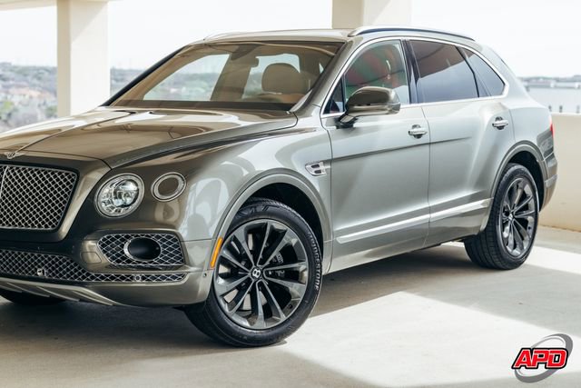 Used 2017 Bentley Bentayga image 49