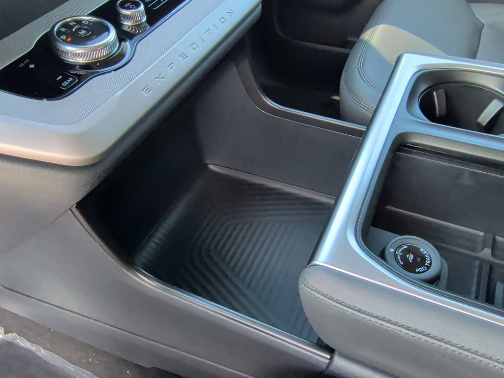 New 2026 Ford Expedition Active RWD image 33