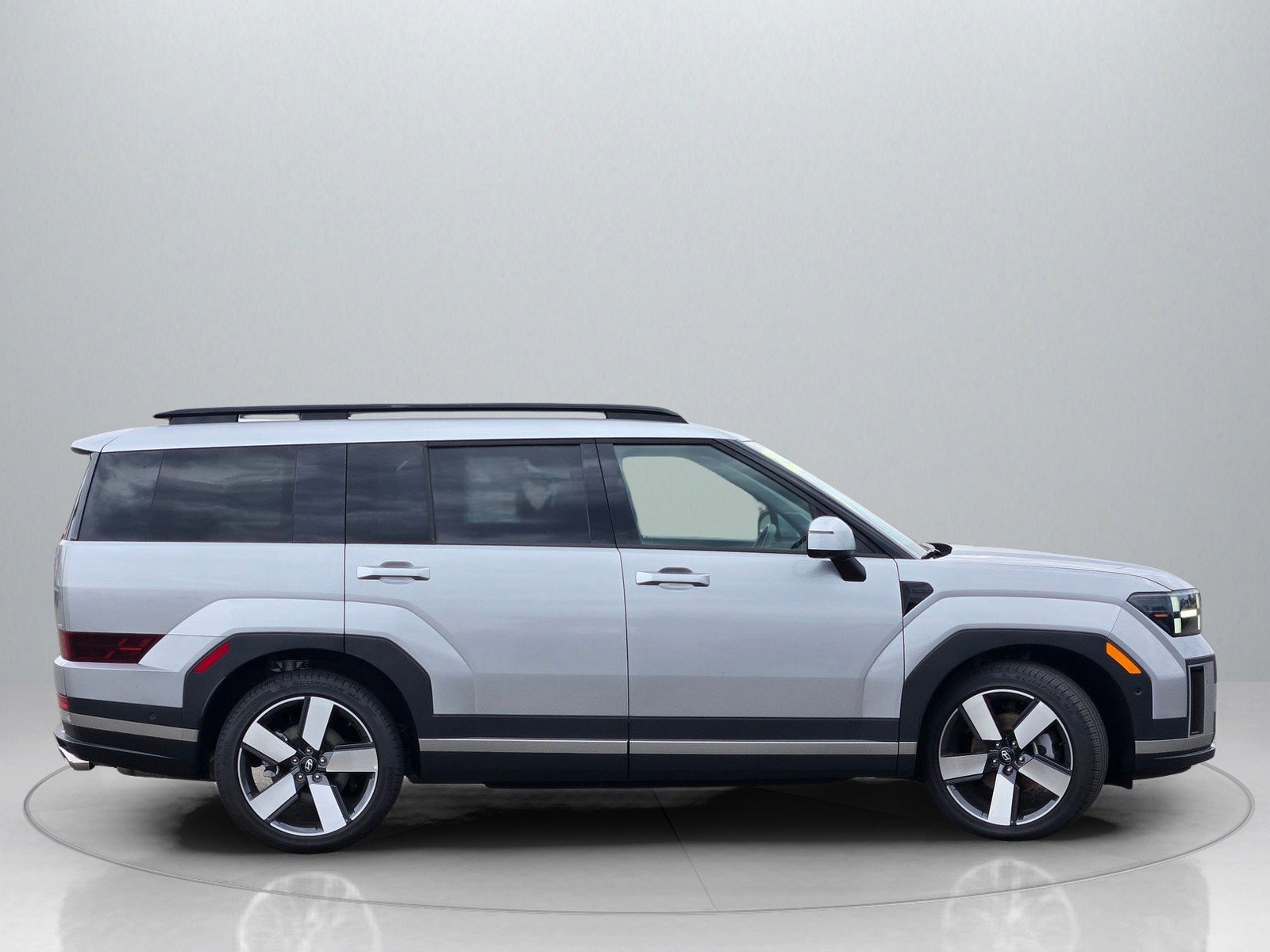 Used 2025 Hyundai Santa Fe Limited image 9