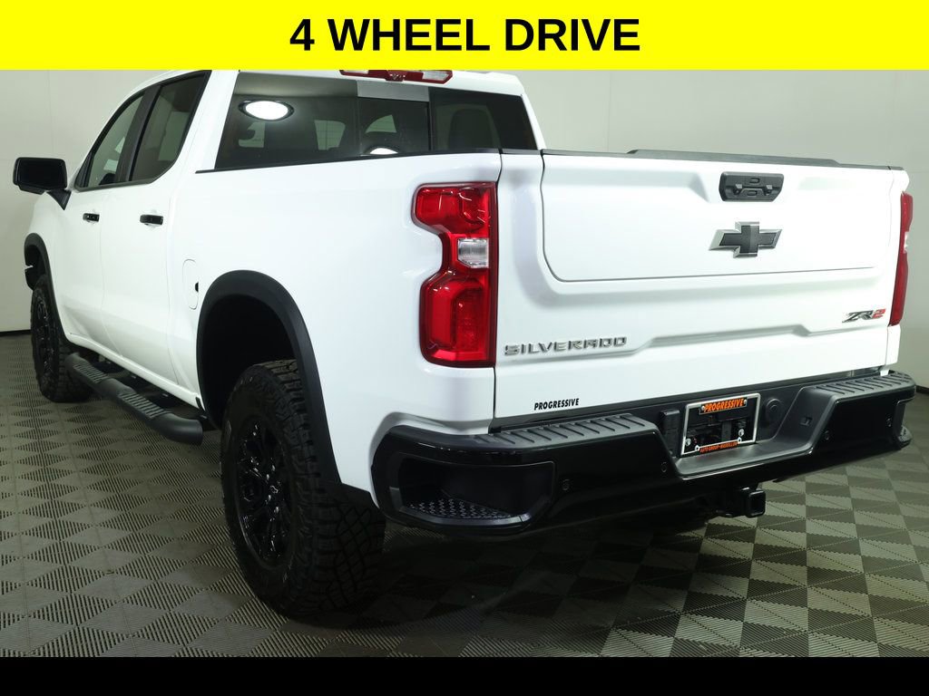 Used 2025 Chevrolet Silverado 1500 ZR2 w/ Technology Package image 5