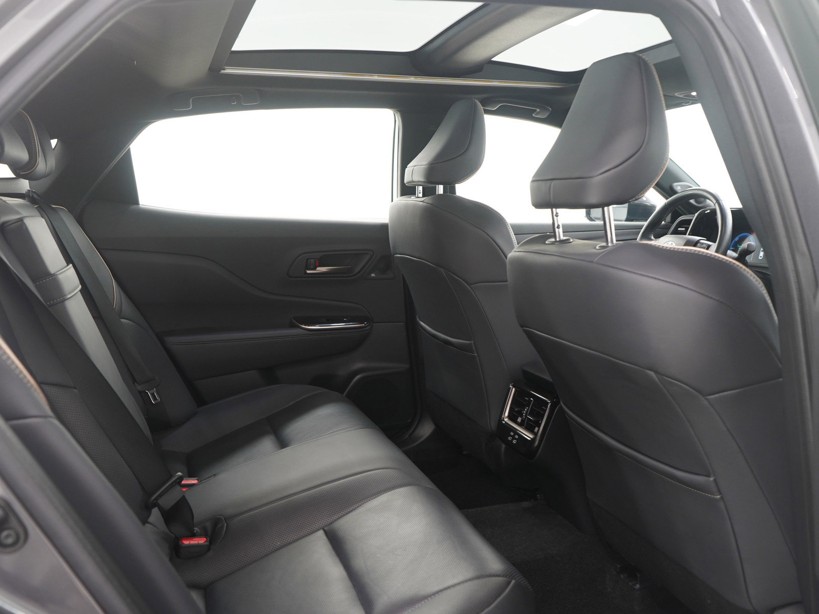 Used 2024 Toyota Crown Limited image 12