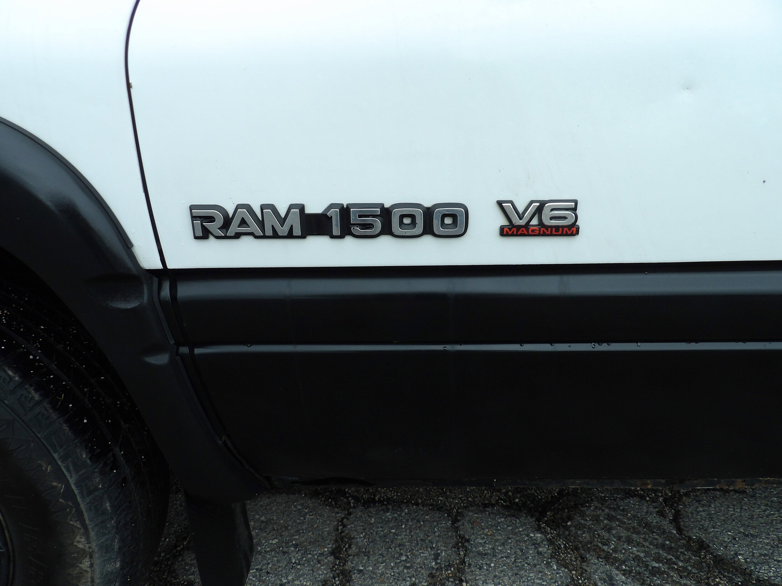 Used 2016 RAM 1500 Lone Star AWD/4WD image 2