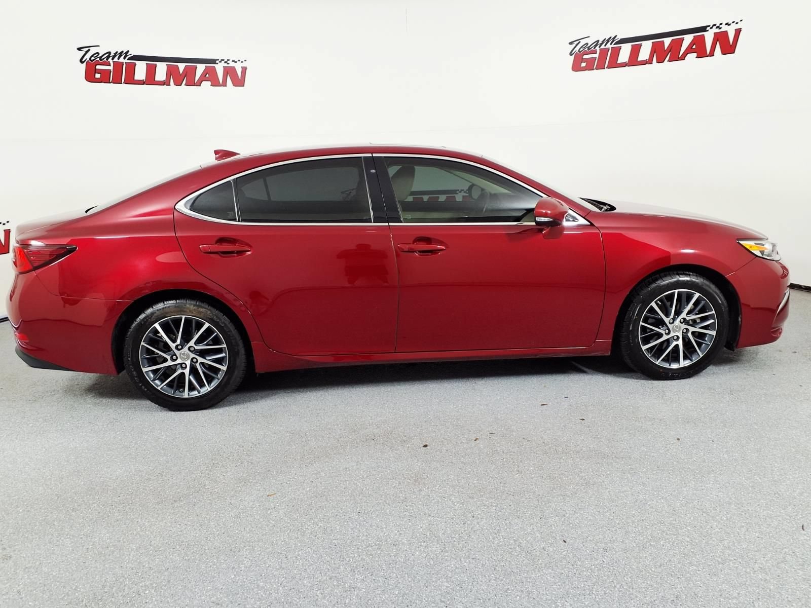 Used 2017 Lexus ES 350 w/ Luxury Package FWD image 4