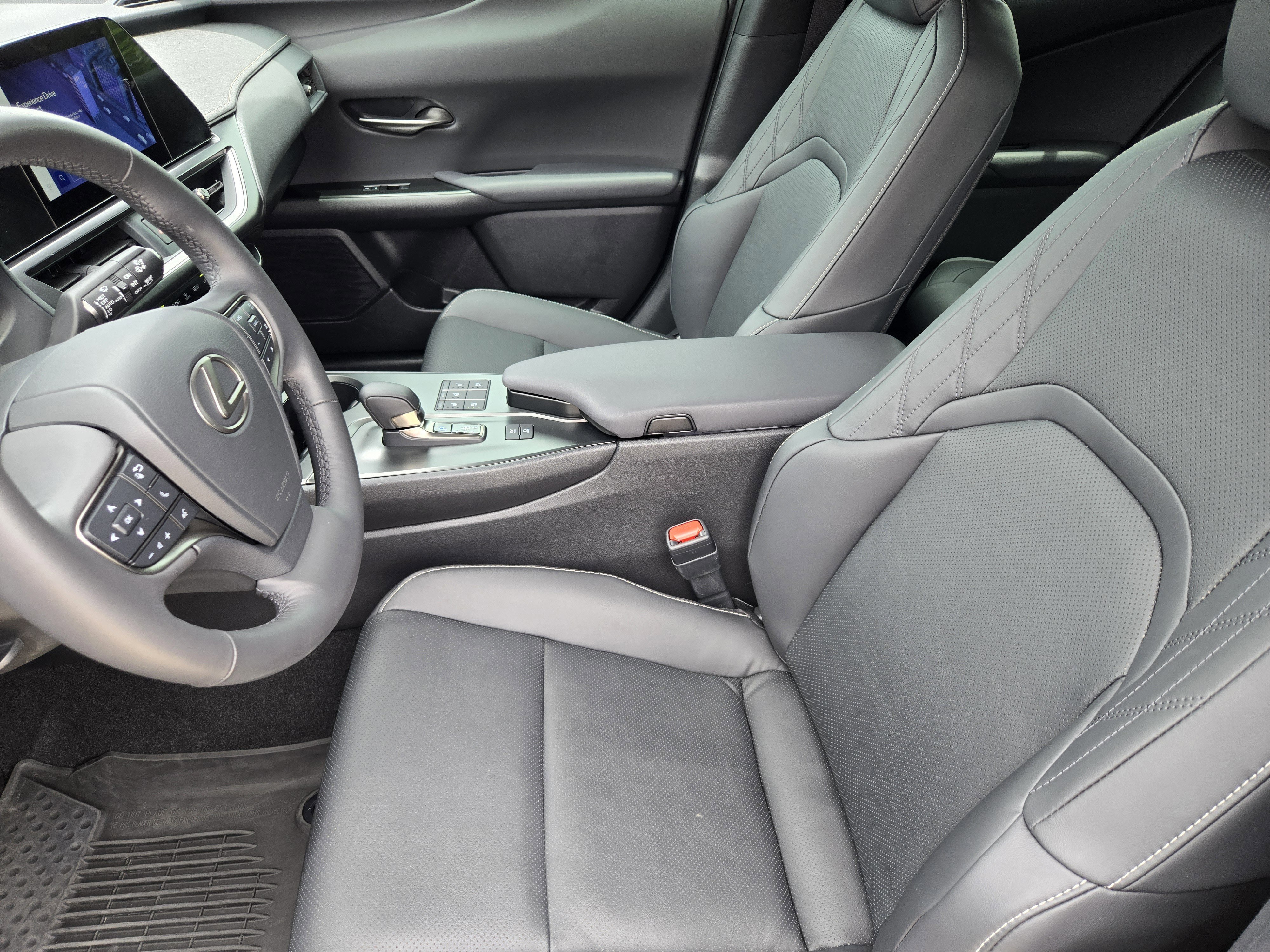 Used 2025 Lexus UX 300h FWD w/ Accessory Package (Z1) image 9