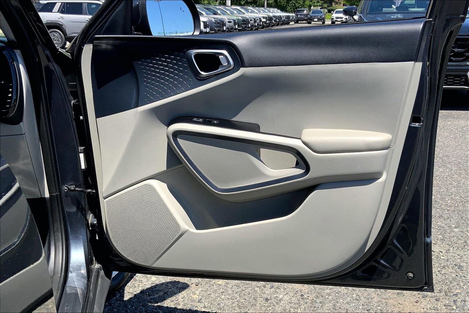 Used 2022 Kia Soul S FWD image 23