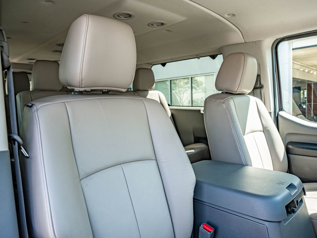 Used 2016 Nissan NV 3500 SL RWD image 33