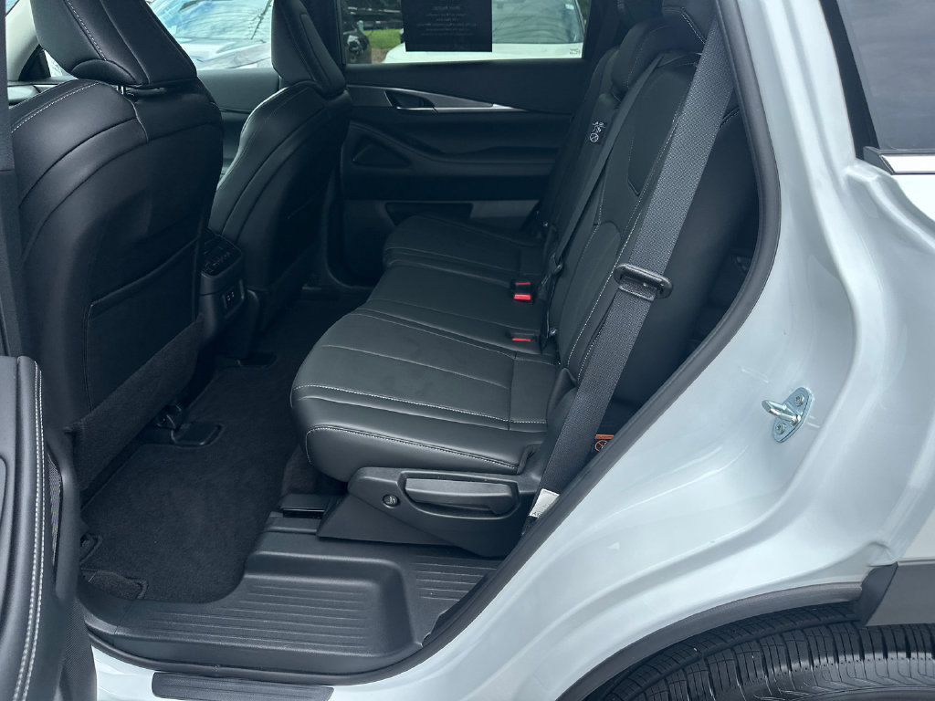 Used 2026 INFINITI QX60 Pure w/ Cargo Package FWD image 17