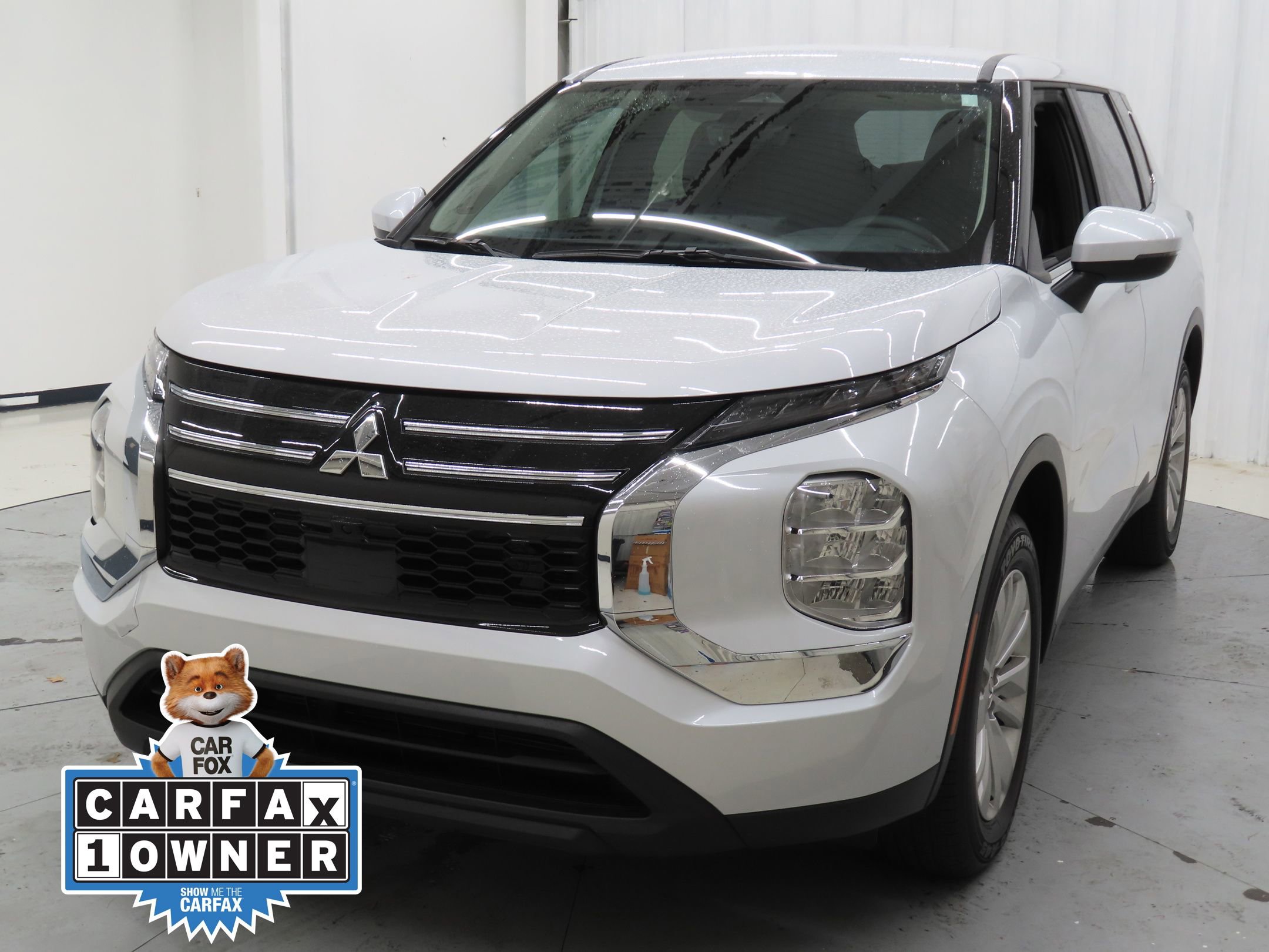 Used 2025 Mitsubishi Outlander ES image 4