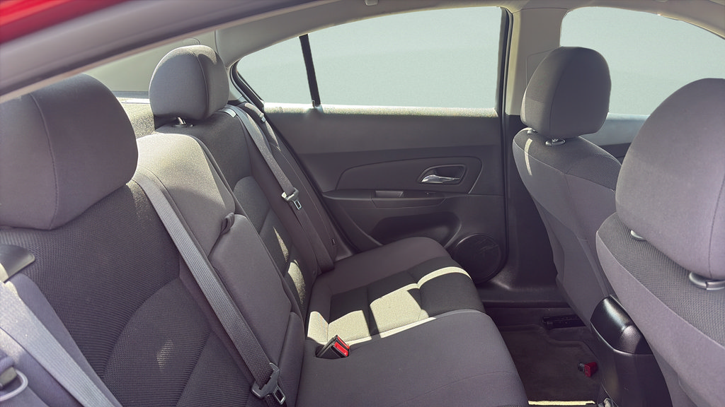 Used 2014 Chevrolet Cruze LT FWD image 17