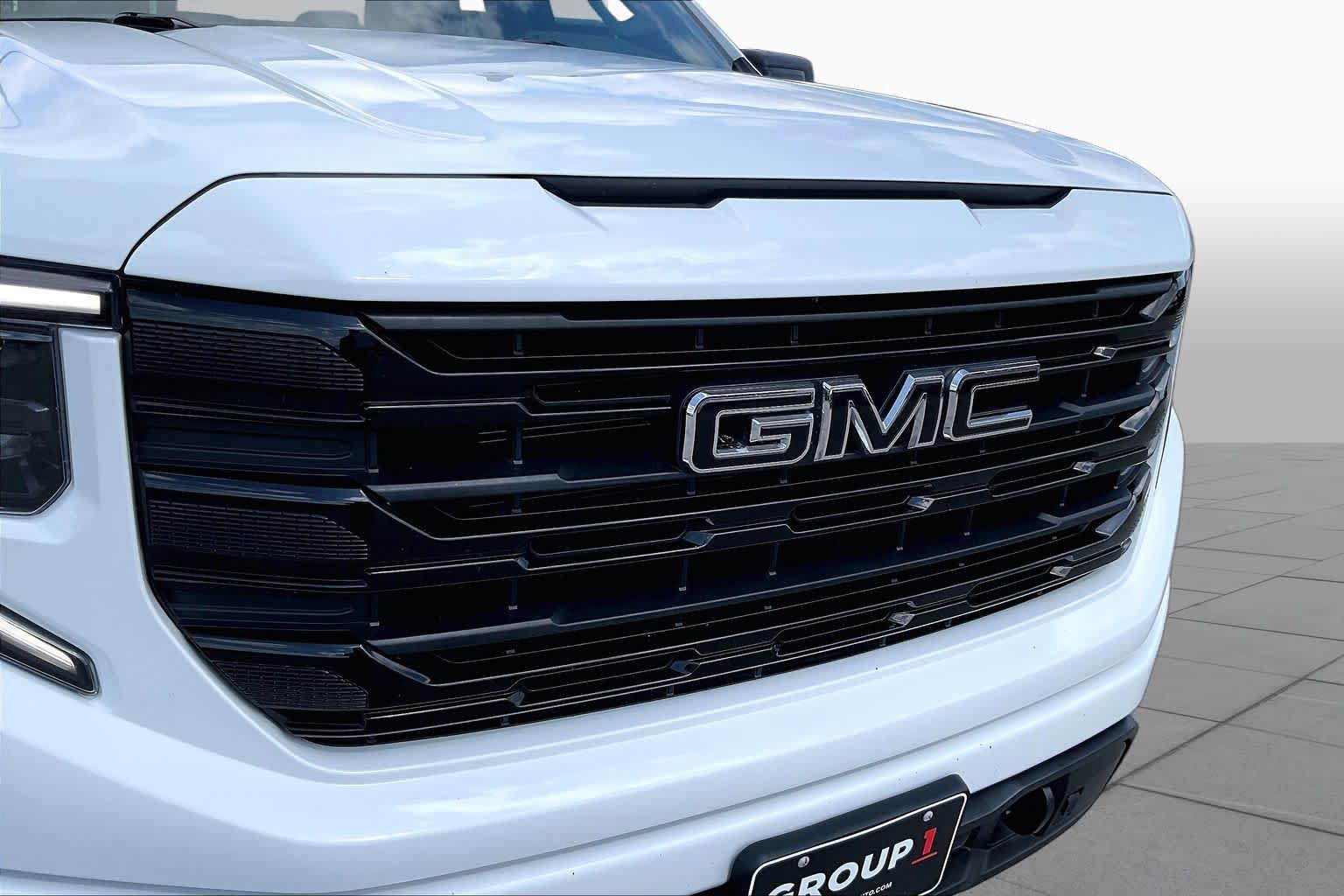 Used 2024 GMC Sierra 1500 Elevation w/ LPO, Elevation Black Package AWD/4WD image 28
