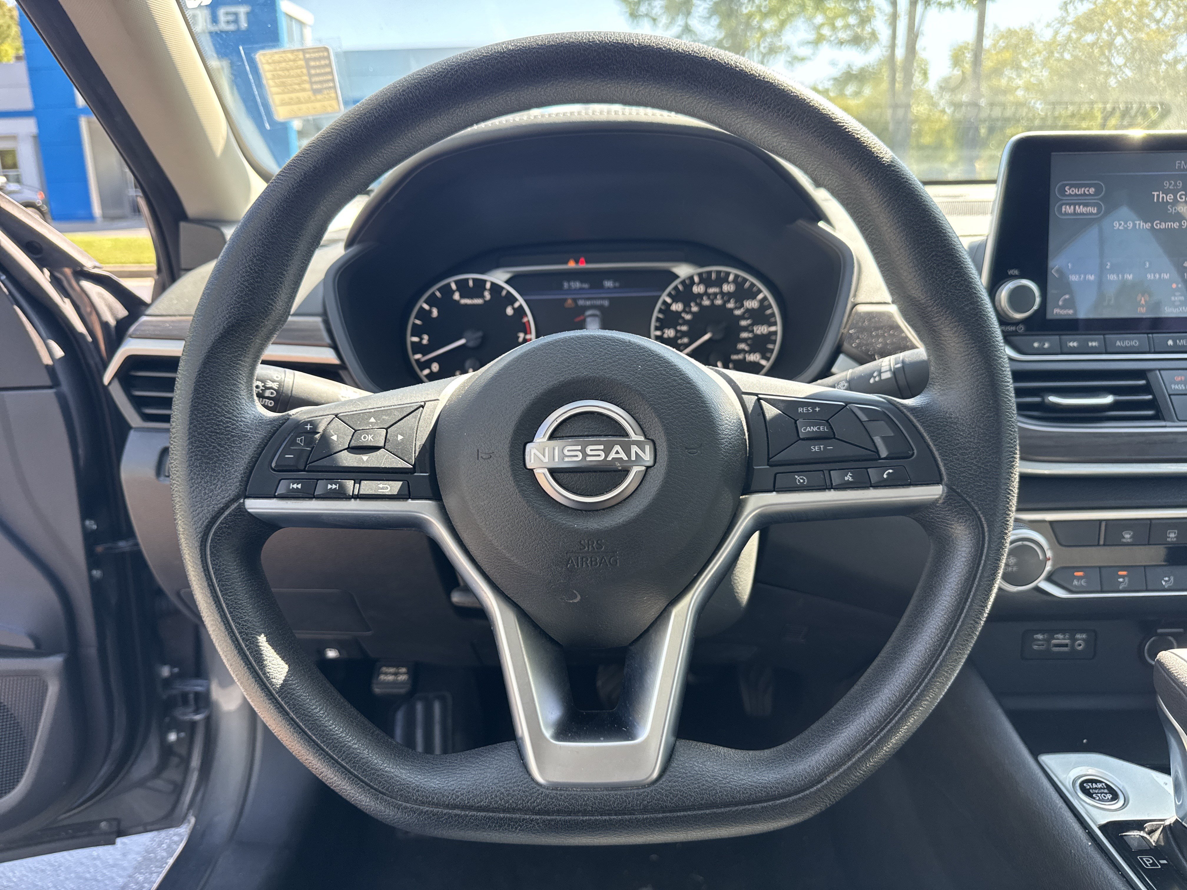 Used 2024 Nissan Altima 2.5 SV FWD image 10