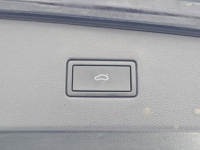 Used 2022 Volkswagen Tiguan SE image 28