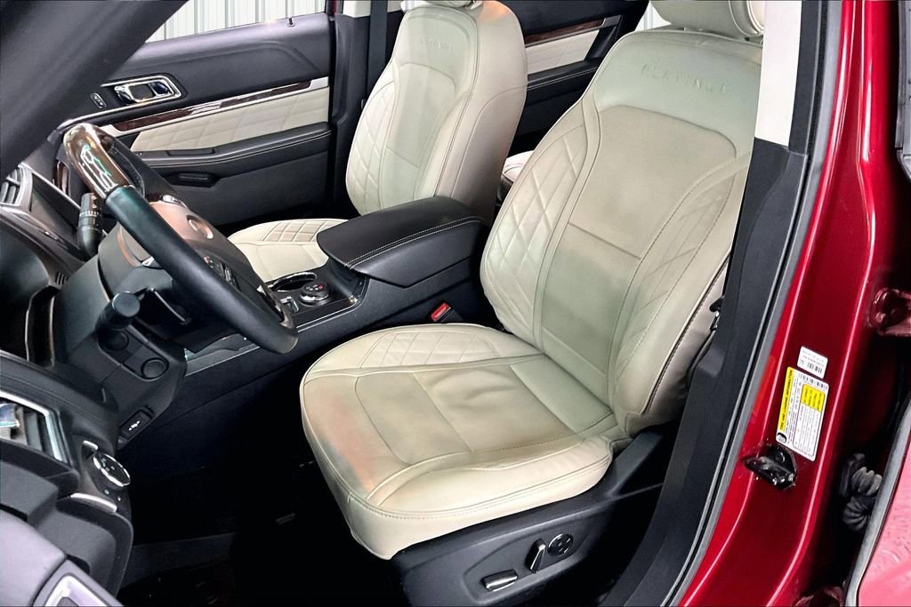 Used 2016 Ford Explorer Platinum image 21