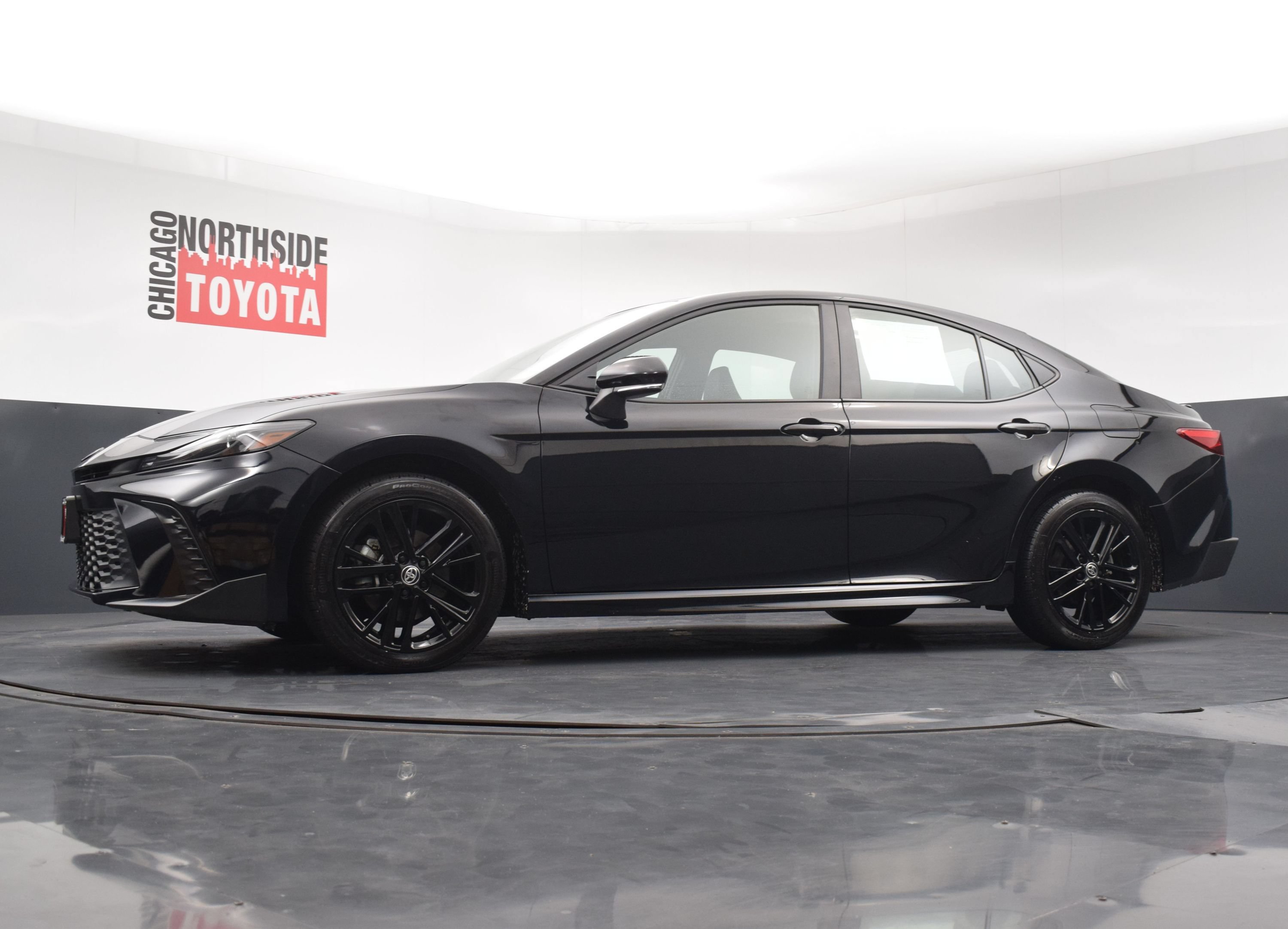 Used 2025 Toyota Camry SE AWD/4WD image 25