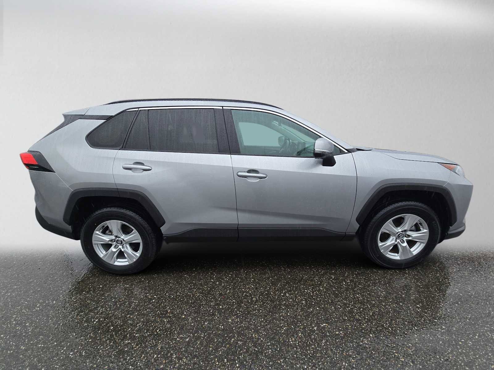 Used 2020 Toyota RAV4 XLE w/ All Weather Liner Package AWD/4WD image 8