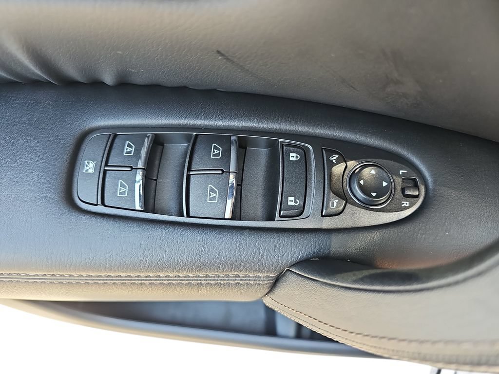 Used 2024 Nissan Armada Platinum w/ Captain's Chairs Package AWD/4WD image 27