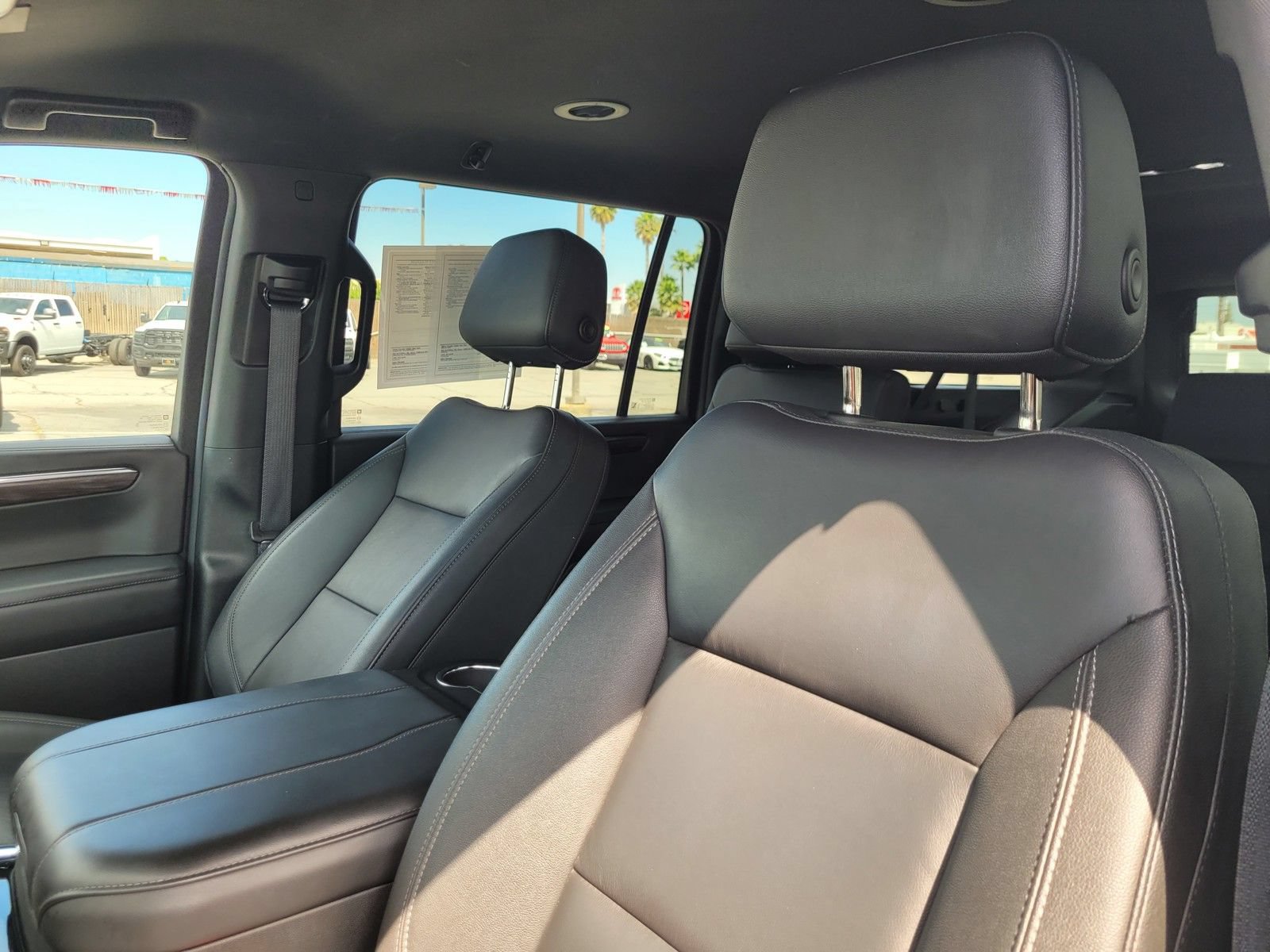Used 2025 Chevrolet Suburban LT AWD/4WD image 17