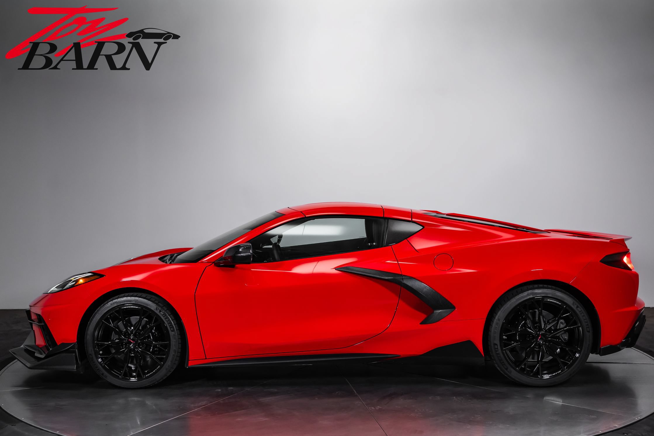 Used 2024 Chevrolet Corvette Stingray Coupe w/ 1LT RWD image 9