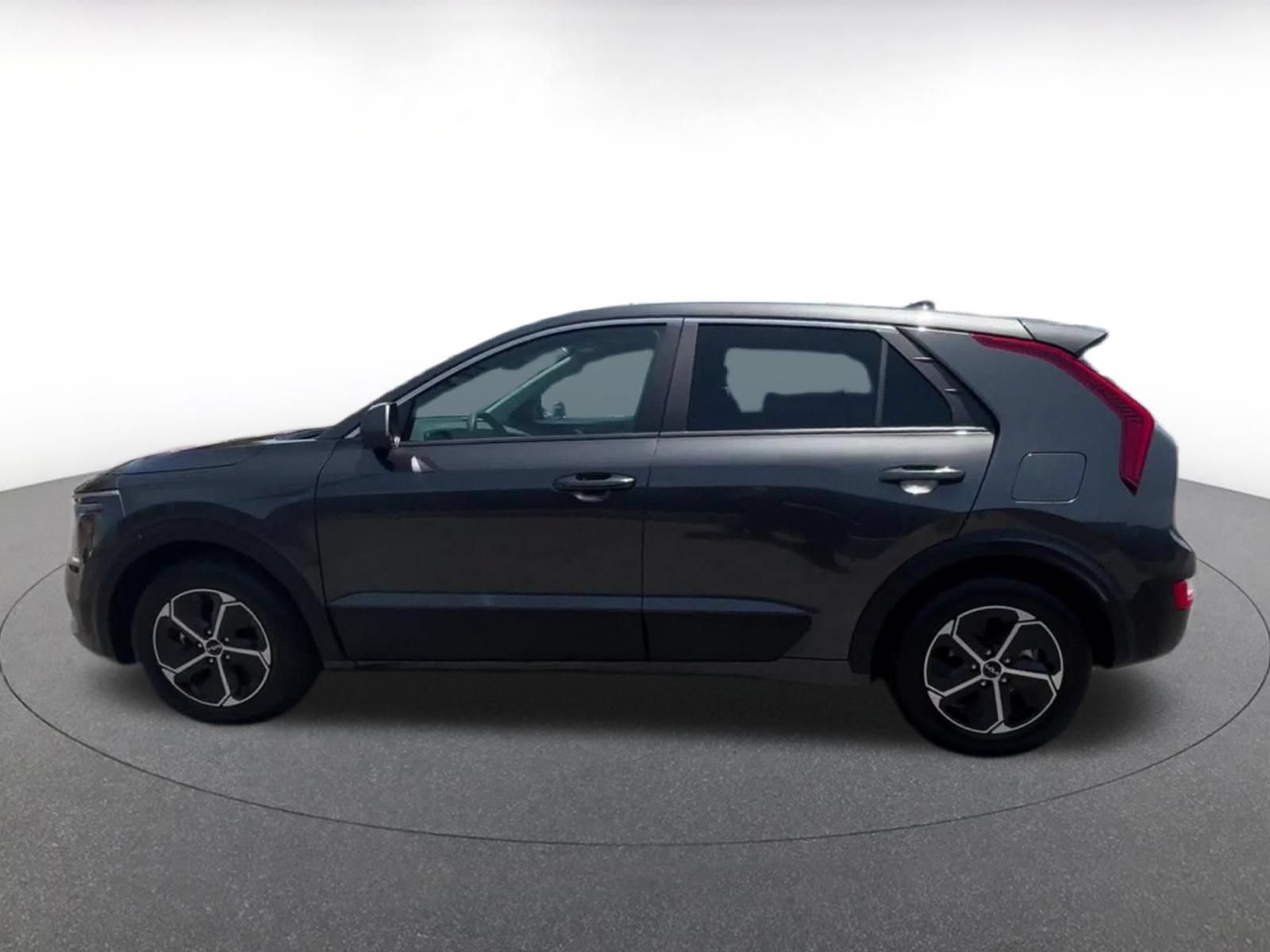 Used 2026 Kia Niro LX FWD image 9